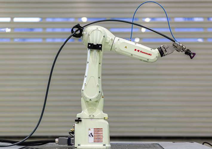 foto noticia ready2integrate: Dürr y Kawasaki Robotics presentan un sistema de pintura automatizado.